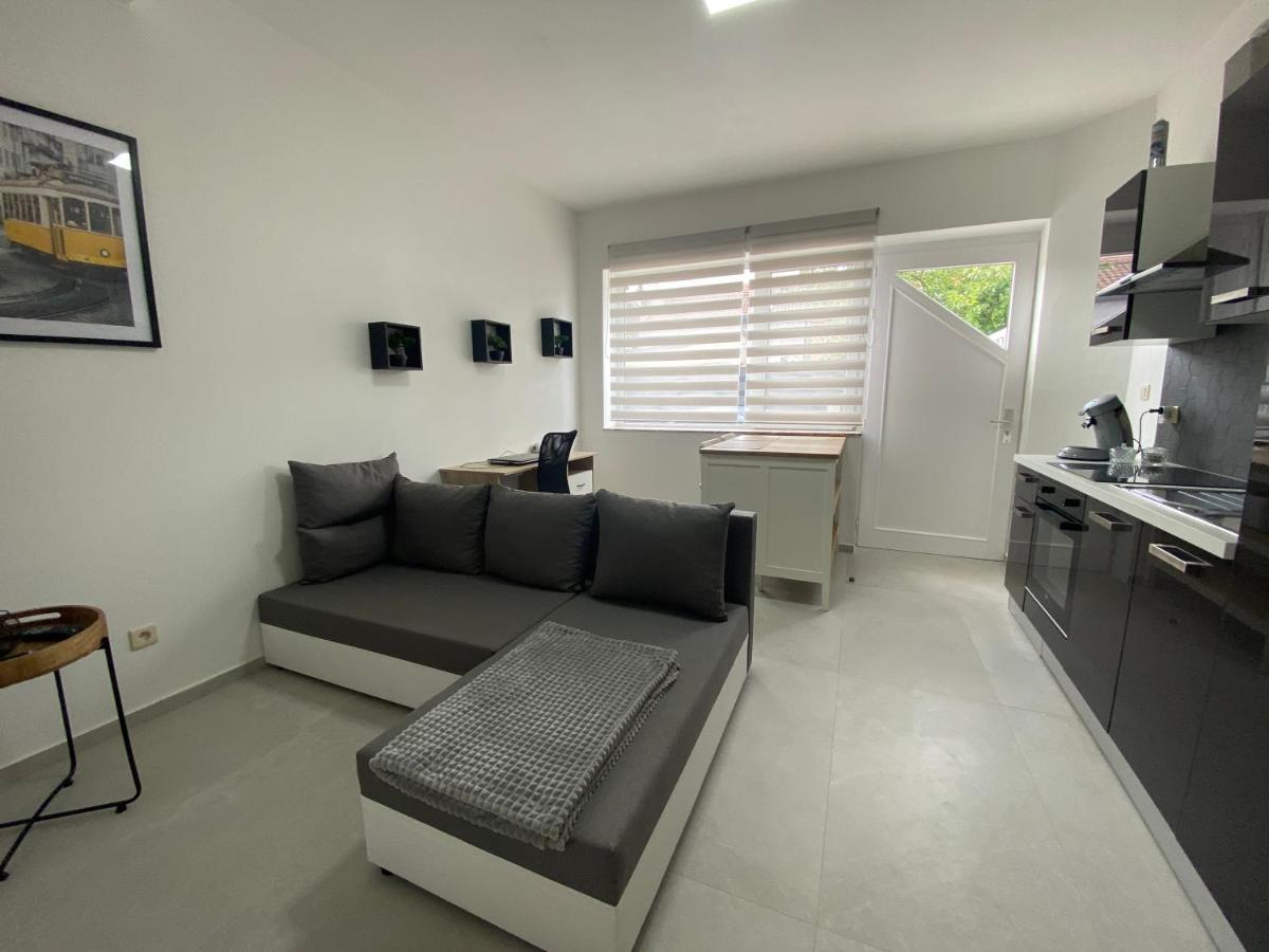 Superbe petite appartement lumineux bien décoré avec Netflix gratuit Charleroi Extérieur photo