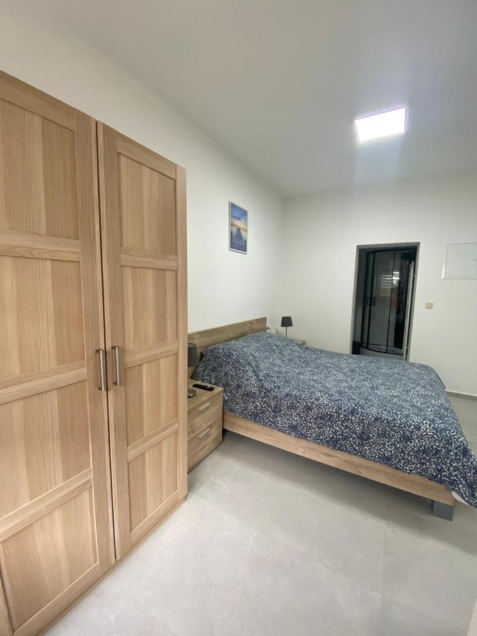 Superbe petite appartement lumineux bien décoré avec Netflix gratuit Charleroi Extérieur photo